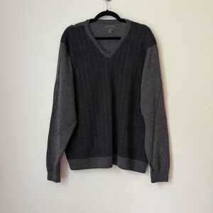 Cezani V-Neck Sweater Gray Chevron 100% Extra Fine Merino Wool, Size XXL
